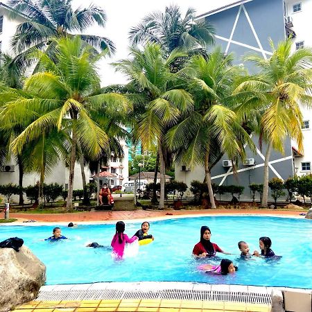 Smilez Homestay H102 & A306 At Pd Perdana Kondo Resort Port Dickson Exteriér fotografie