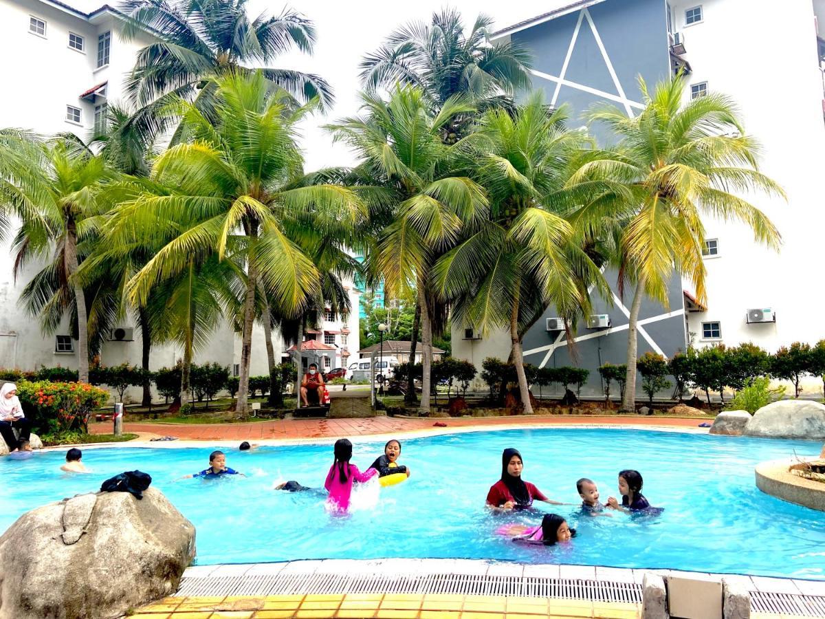 Smilez Homestay H102 & A306 At Pd Perdana Kondo Resort Port Dickson Exteriér fotografie